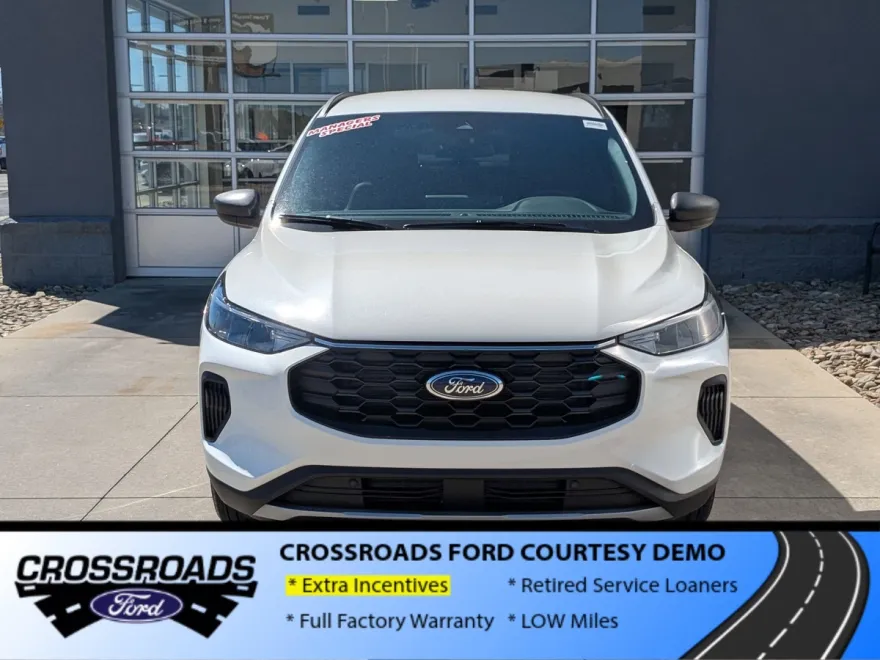 2025 Ford Escape ST-Line photo 1