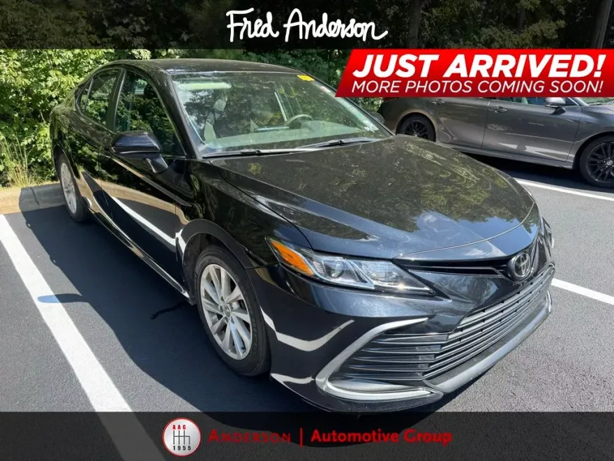 2024 Toyota Camry LE photo 1