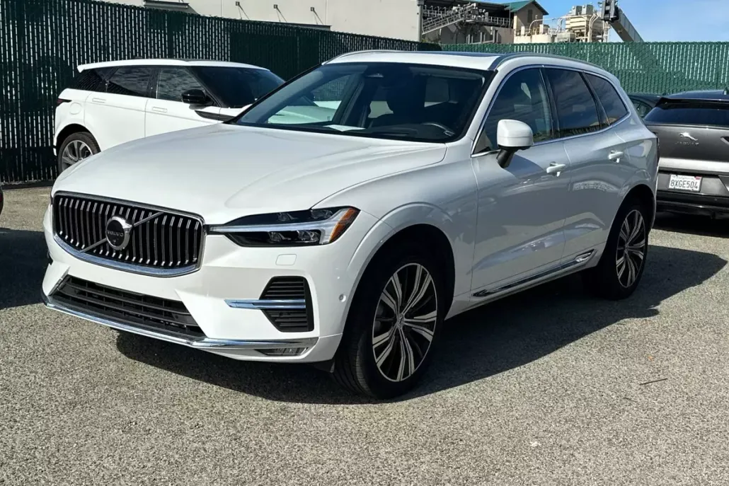2022 Volvo XC60 Inscription photo 1