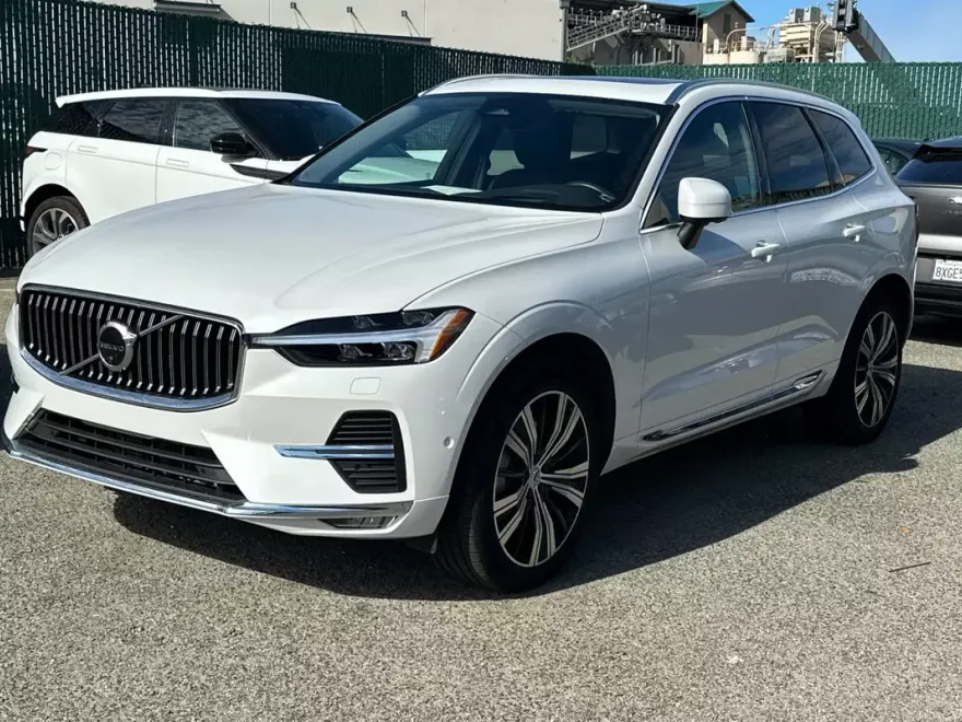 2022 Volvo XC60 Inscription photo 1
