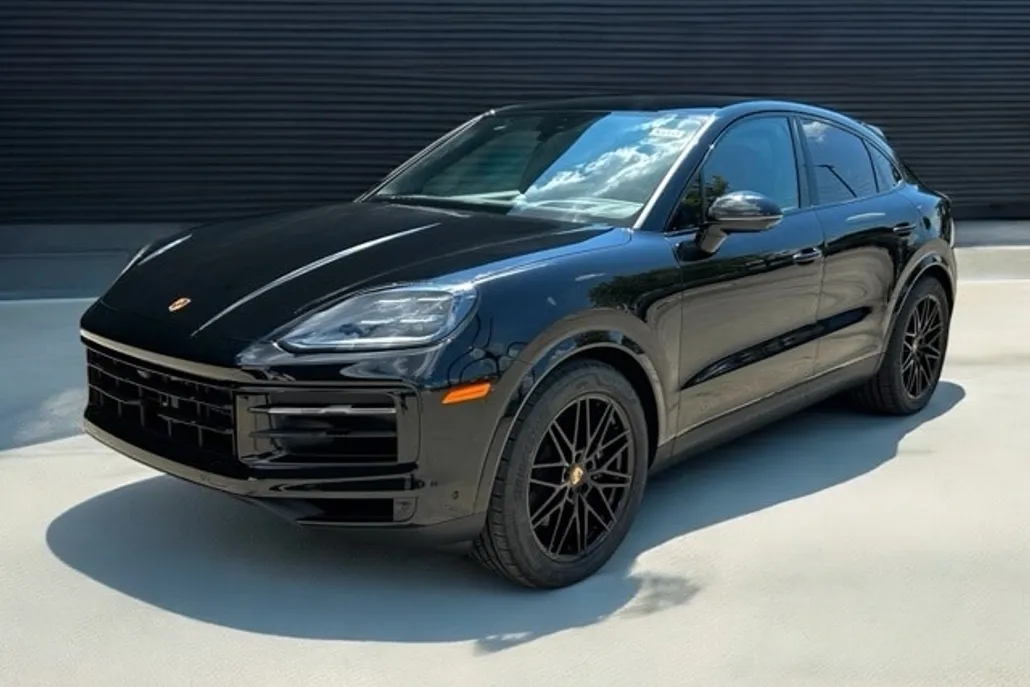2026 Porsche Cayenne Coupe photo 1