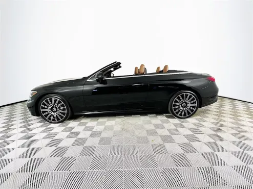 2026 Mercedes Benz CLE 300 4MATIC Cabriolet photo 4