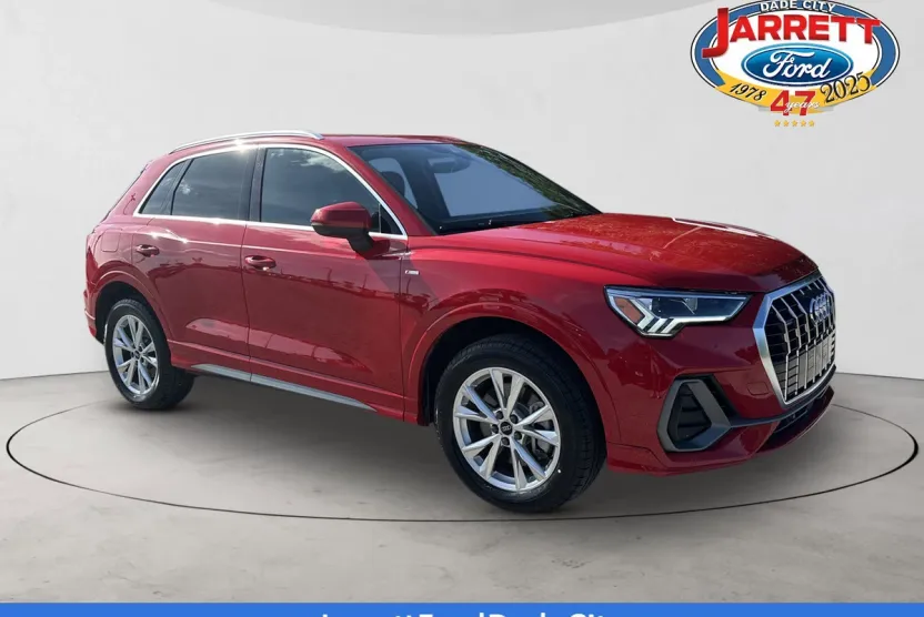 2024 Audi Q3 S line Premium photo 1