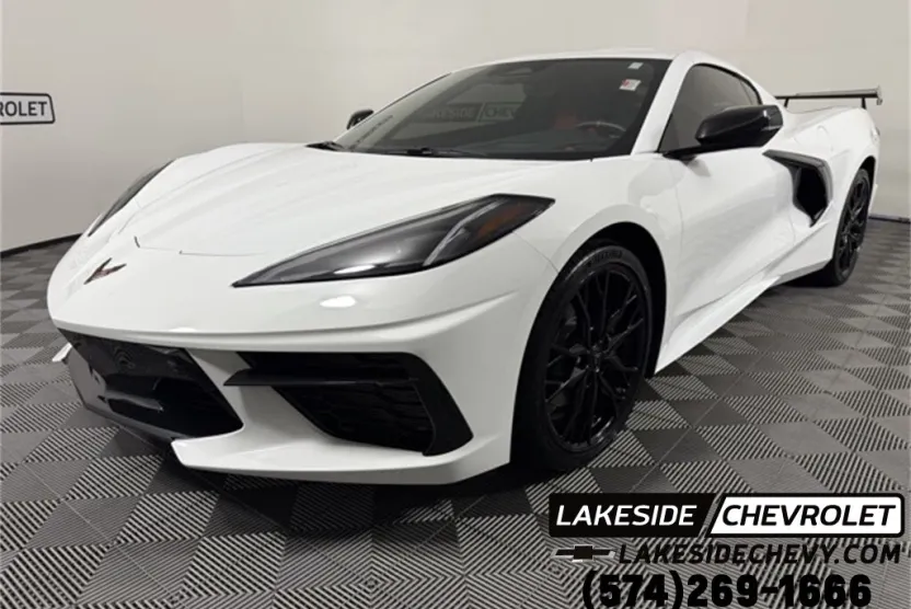 2025 Chevrolet Corvette Stingray 2LT photo 1
