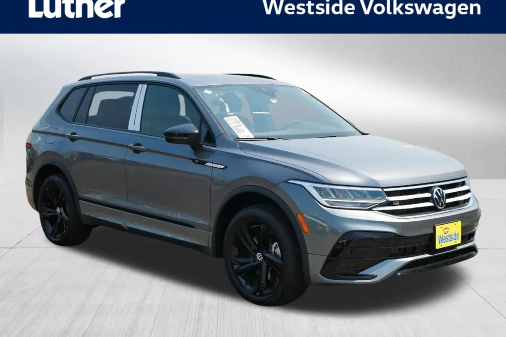 2024 Volkswagen Tiguan SE R-Line photo 1