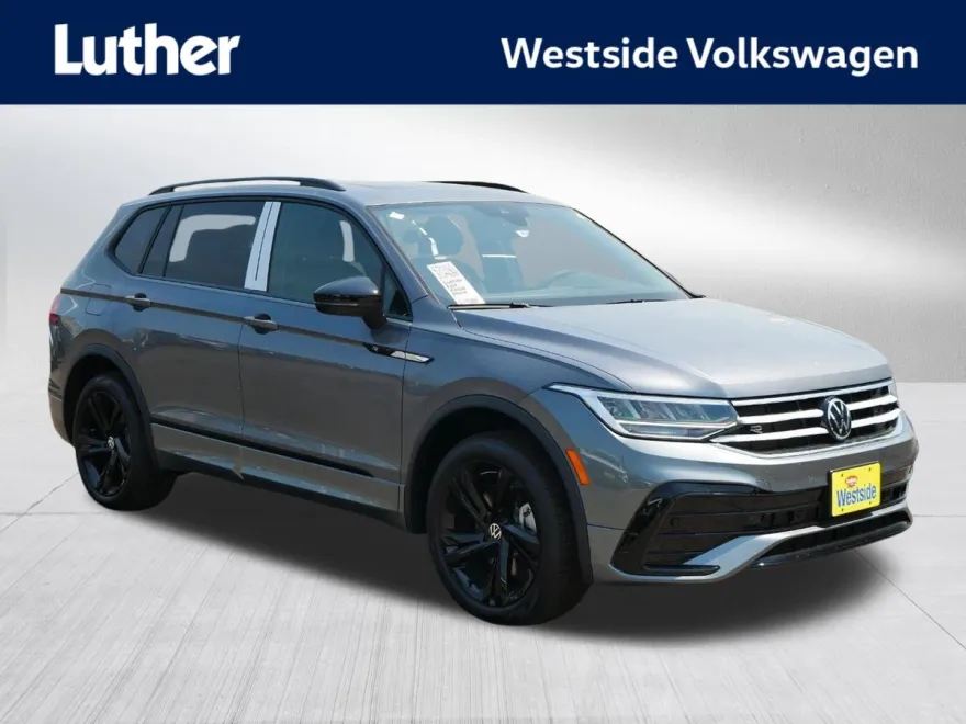2024 Volkswagen Tiguan SE R-Line photo 1