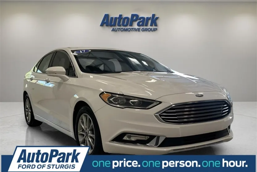 2017 Ford Fusion SE photo 1