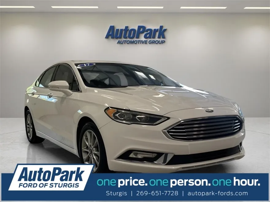 2017 Ford Fusion SE photo 1