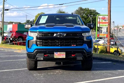 2024 Chevrolet Silverado 1500 Trail Boss LT photo 2