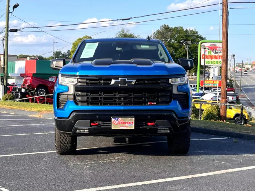 2024 Chevrolet Silverado 1500 Trail Boss LT photo 2