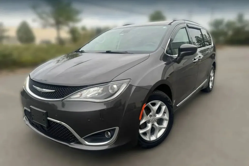 2017 Chrysler Pacifica Touring Plus photo 1