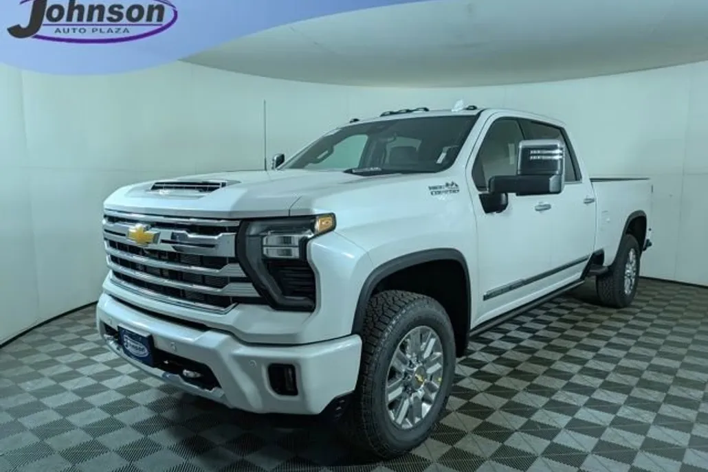2025 Chevrolet Silverado 3500HD High Country photo 1