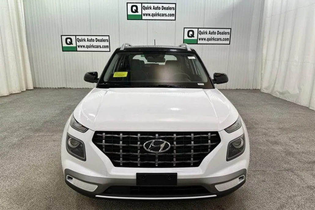 2025 Hyundai Venue Limited photo 1