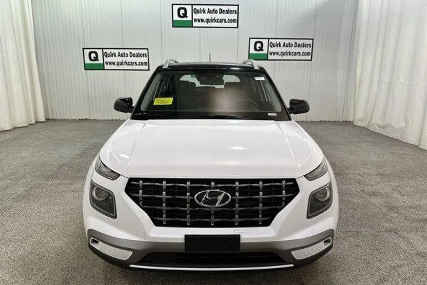 2025 Hyundai Venue Limited photo 1