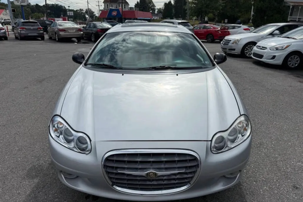2002 Chrysler Concorde photo 1