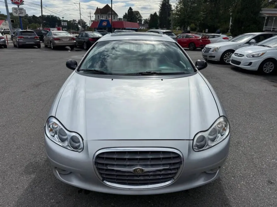 2002 Chrysler Concorde photo 1