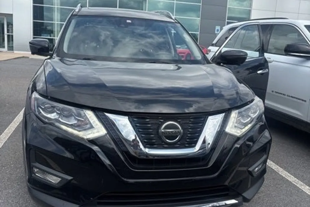 2018 Nissan Rogue SL photo 1