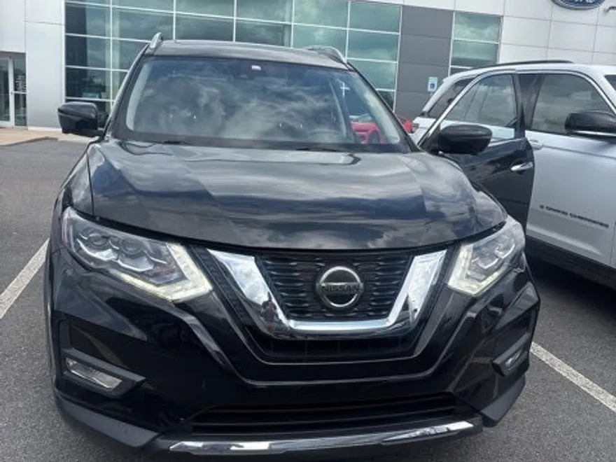 2018 Nissan Rogue SL photo 1