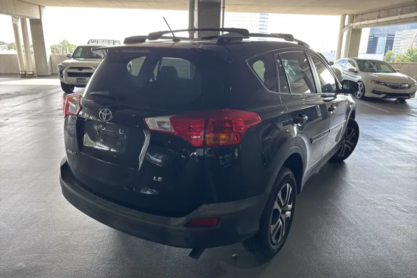 2014 Toyota RAV4 LE photo 1