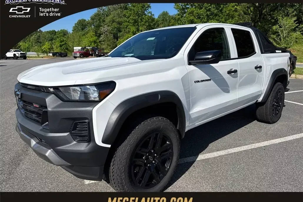 2025 Chevrolet Colorado Trail Boss photo 1
