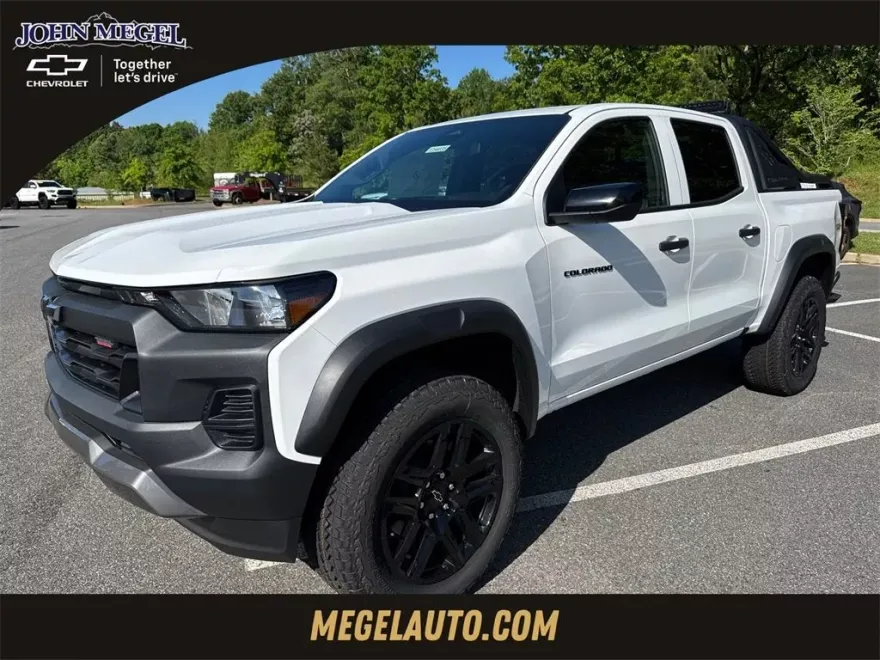 2025 Chevrolet Colorado Trail Boss photo 1
