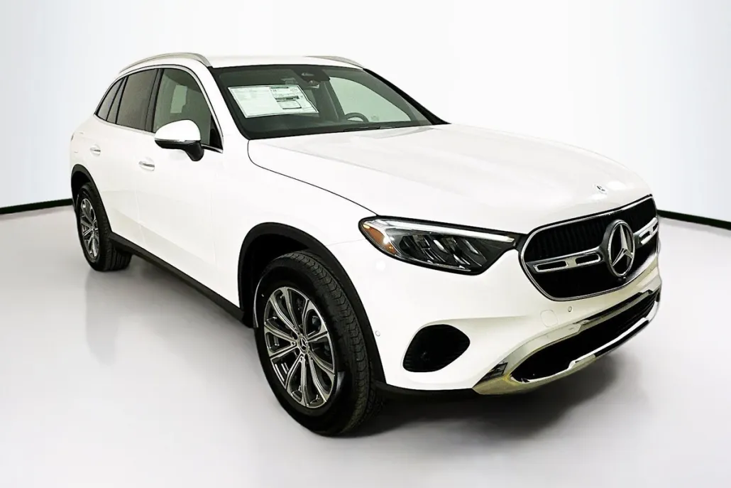 2025 Mercedes Benz GLC 300 4MATIC photo 1
