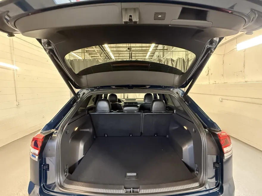 2021 Volkswagen Atlas Cross Sport SEL photo 1