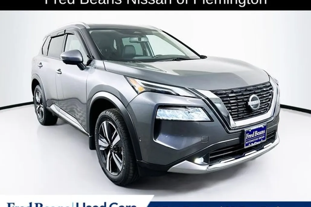 2022 Nissan Rogue Platinum photo 1
