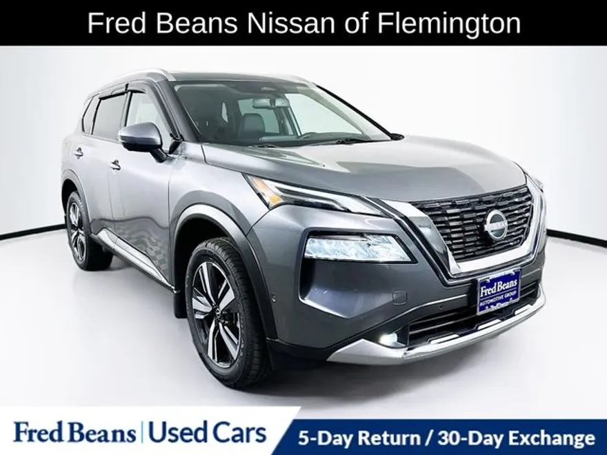 2022 Nissan Rogue Platinum photo 1
