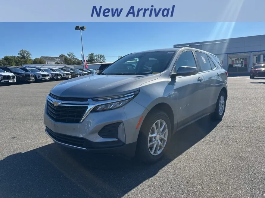 2024 Chevrolet Equinox LT photo 1