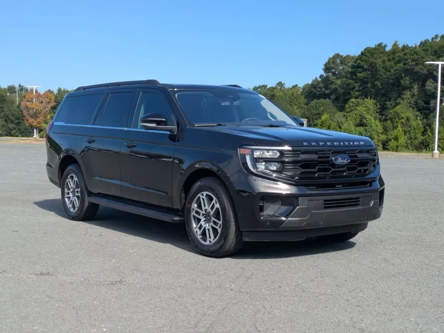 2025 Ford Expedition MAX photo 1