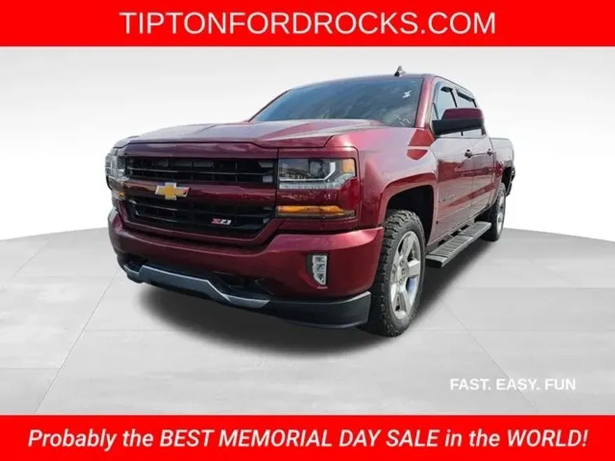 2017 Chevrolet Silverado 1500 LT photo 1