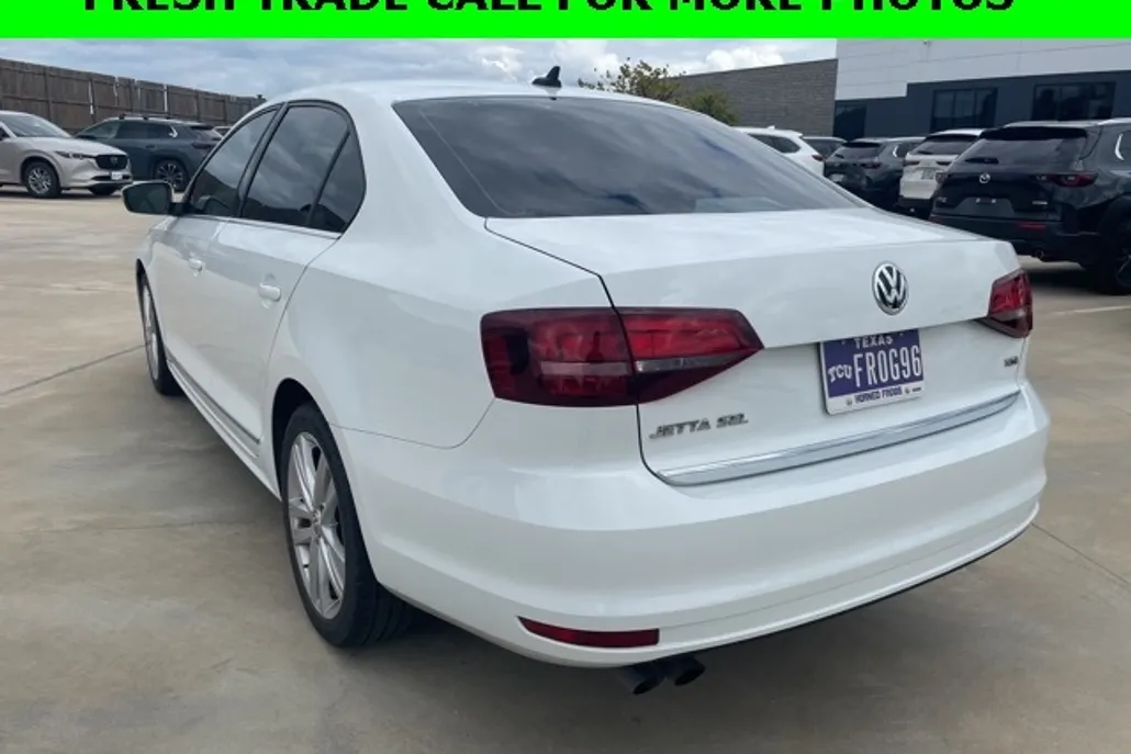 2017 Volkswagen Jetta 1.8T SEL photo 1