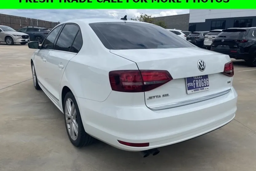 2017 Volkswagen Jetta 1.8T SEL photo 1