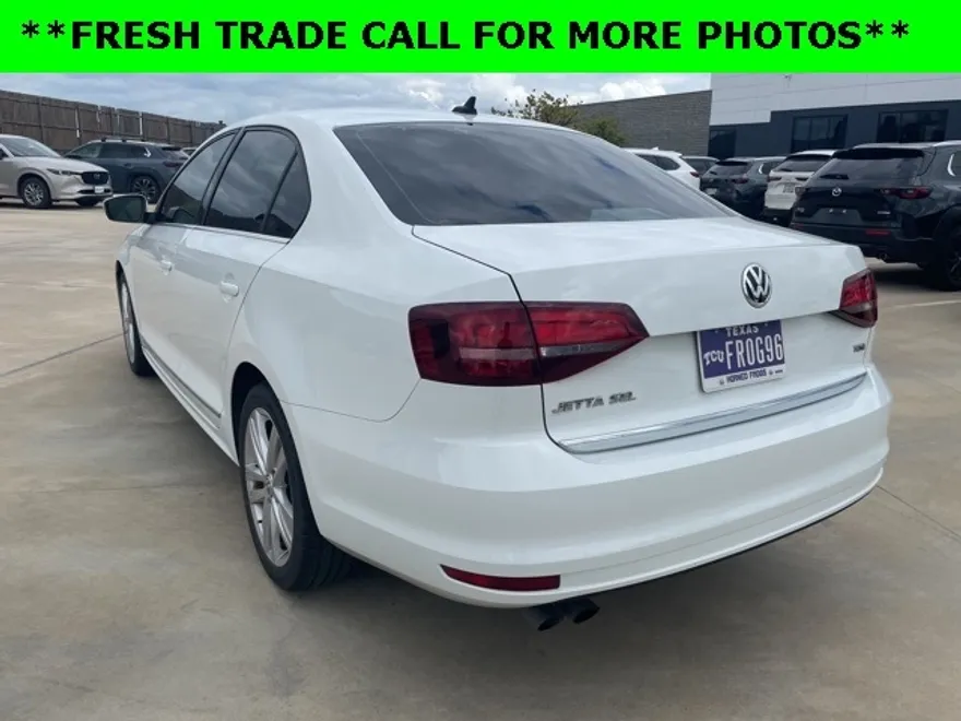 2017 Volkswagen Jetta 1.8T SEL photo 1