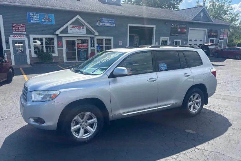2010 Toyota Highlander Base photo 1