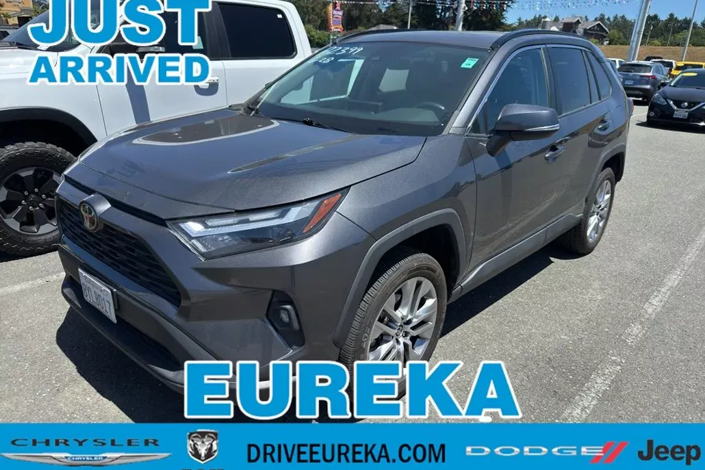 2022 Toyota RAV4 XLE Premium photo 1