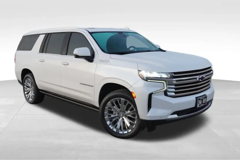 2021 Chevrolet Suburban High Country photo 1