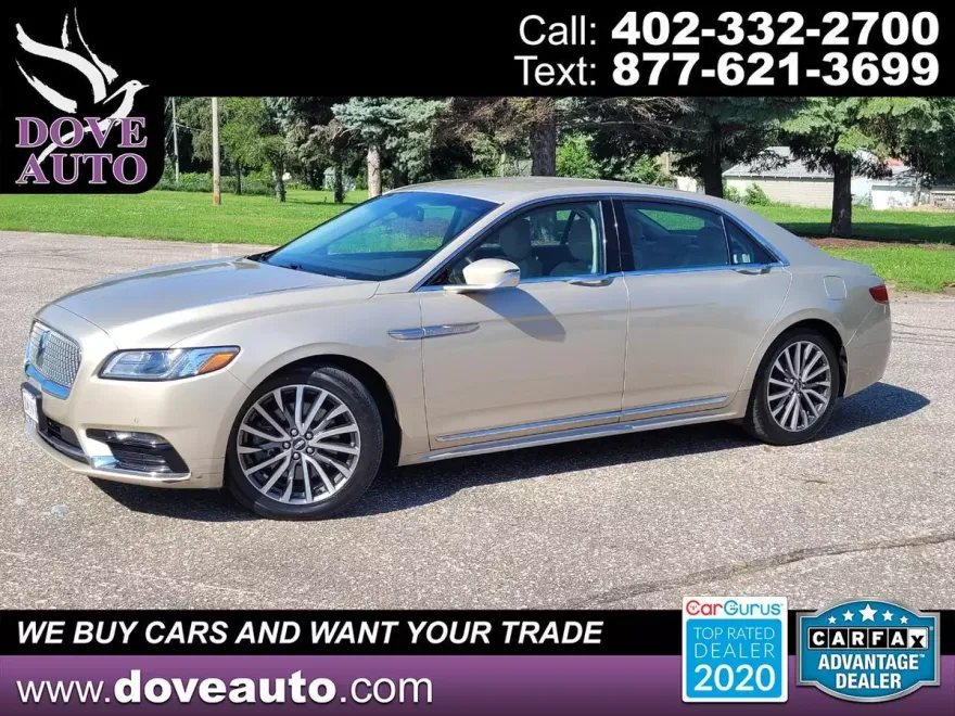 2017 Lincoln Continental Select photo 1