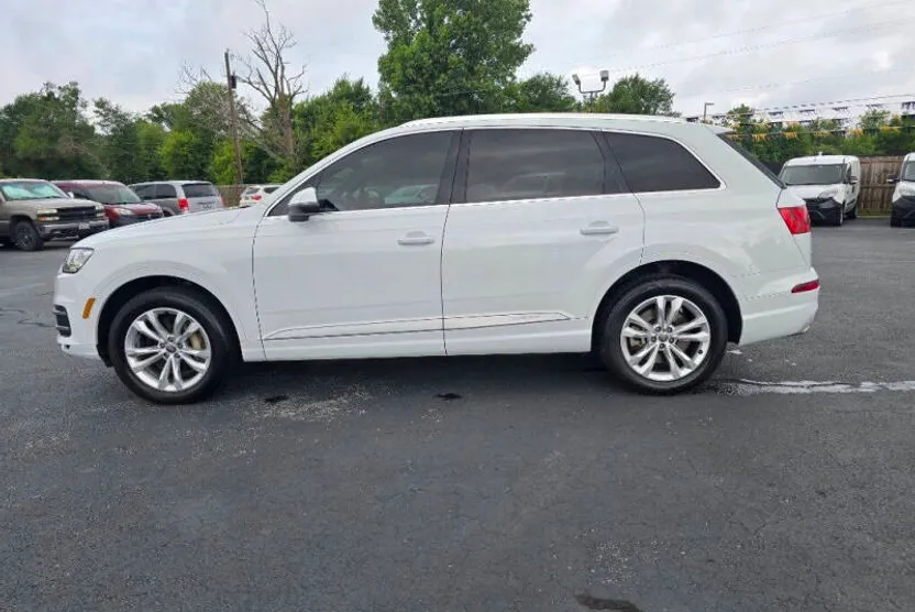 2017 Audi Q7 3.0T Premium Plus photo 1