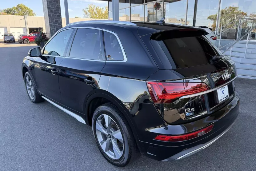 2022 Audi Q5 Premium Plus photo 1