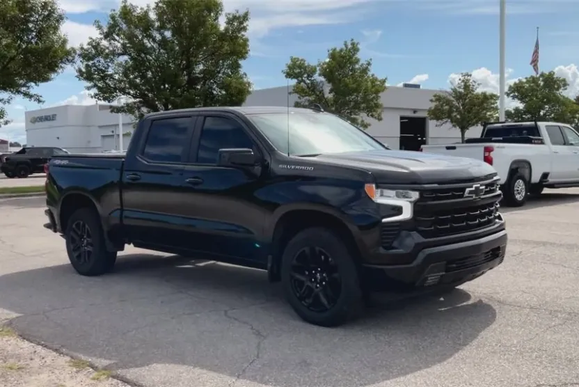 2022 Chevrolet Silverado 1500 RST photo 1