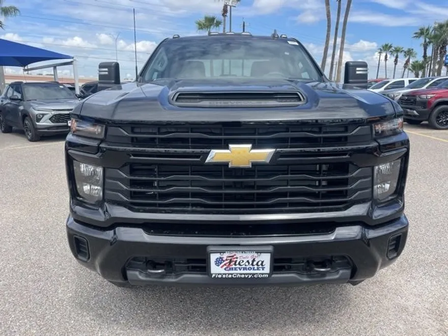 2026 Chevrolet Silverado 2500HD Custom photo 1