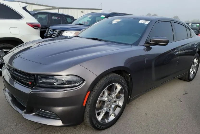 2017 Dodge Charger SXT photo 1
