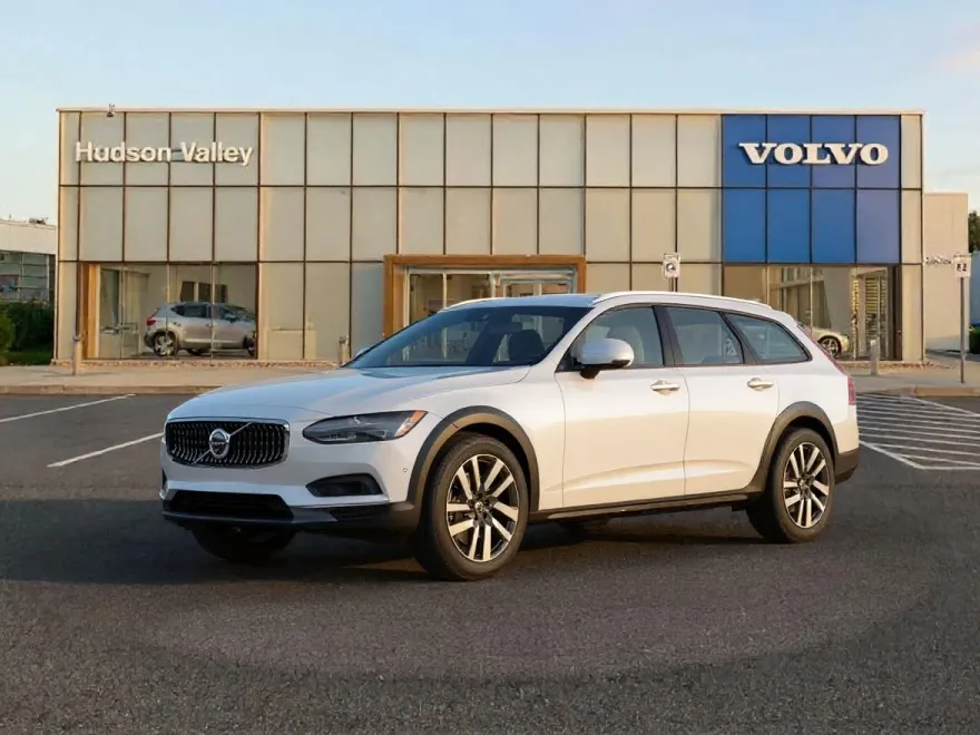 2025 Volvo V90 Cross Country B6 photo 1