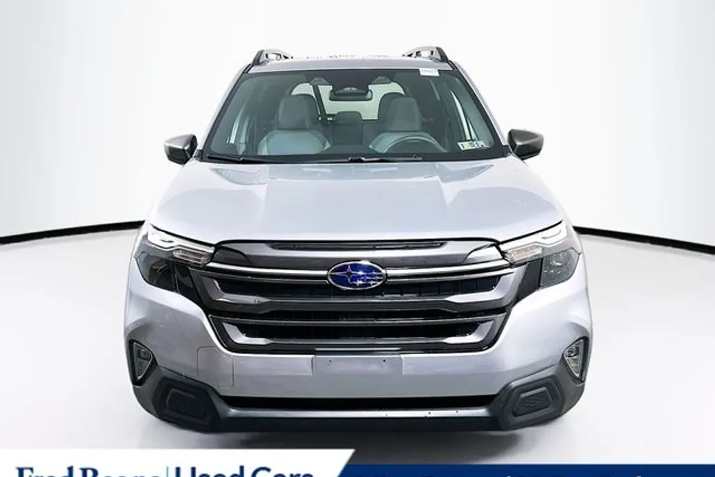 2025 Subaru Forester Premium Base photo 1