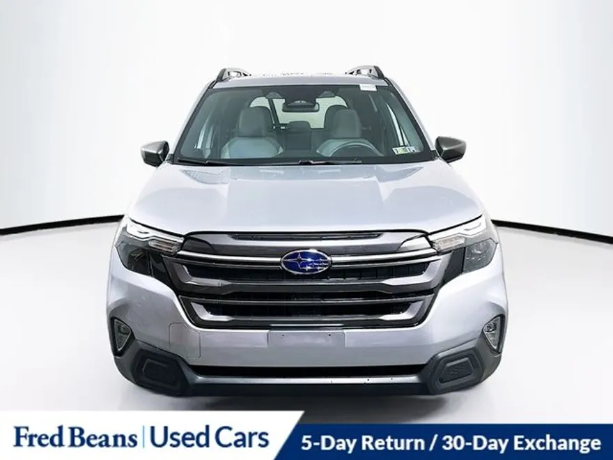 2025 Subaru Forester Premium Base photo 1