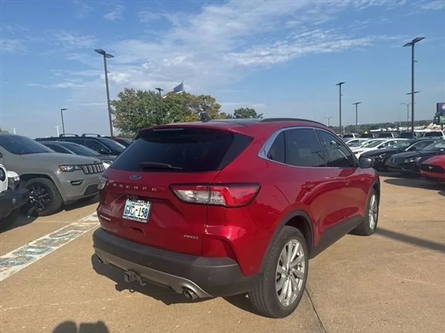 2021 Ford Escape Titanium photo 1