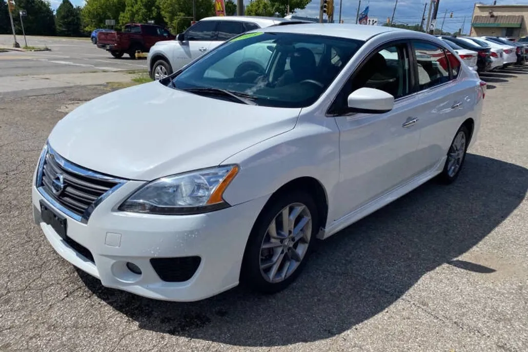 2014 Nissan Sentra SR photo 1