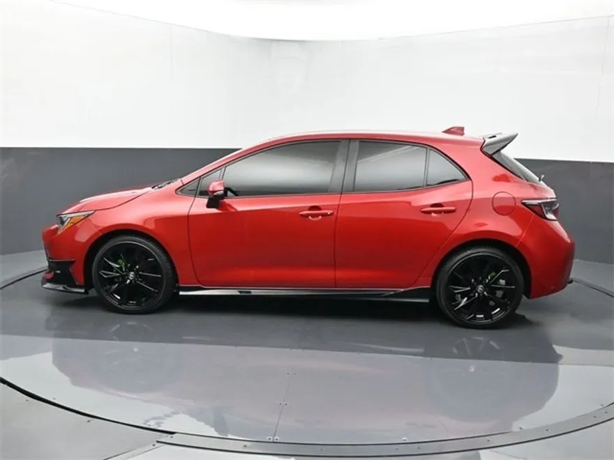 2021 Toyota Corolla SE photo 1